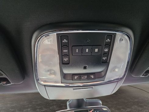 Used 2019 Jeep Grand Cherokee High Altitude AWD/4WD image 27