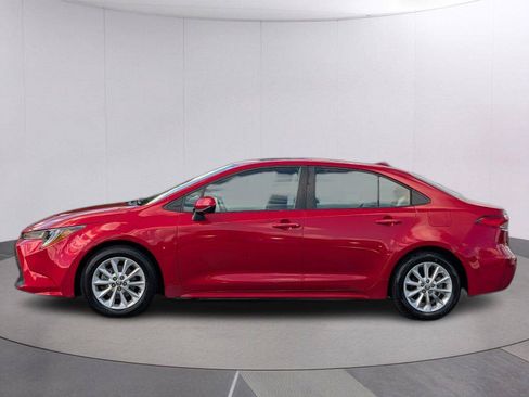 Used 2021 Toyota Corolla LE w/ LE Premium Package FWD image 2
