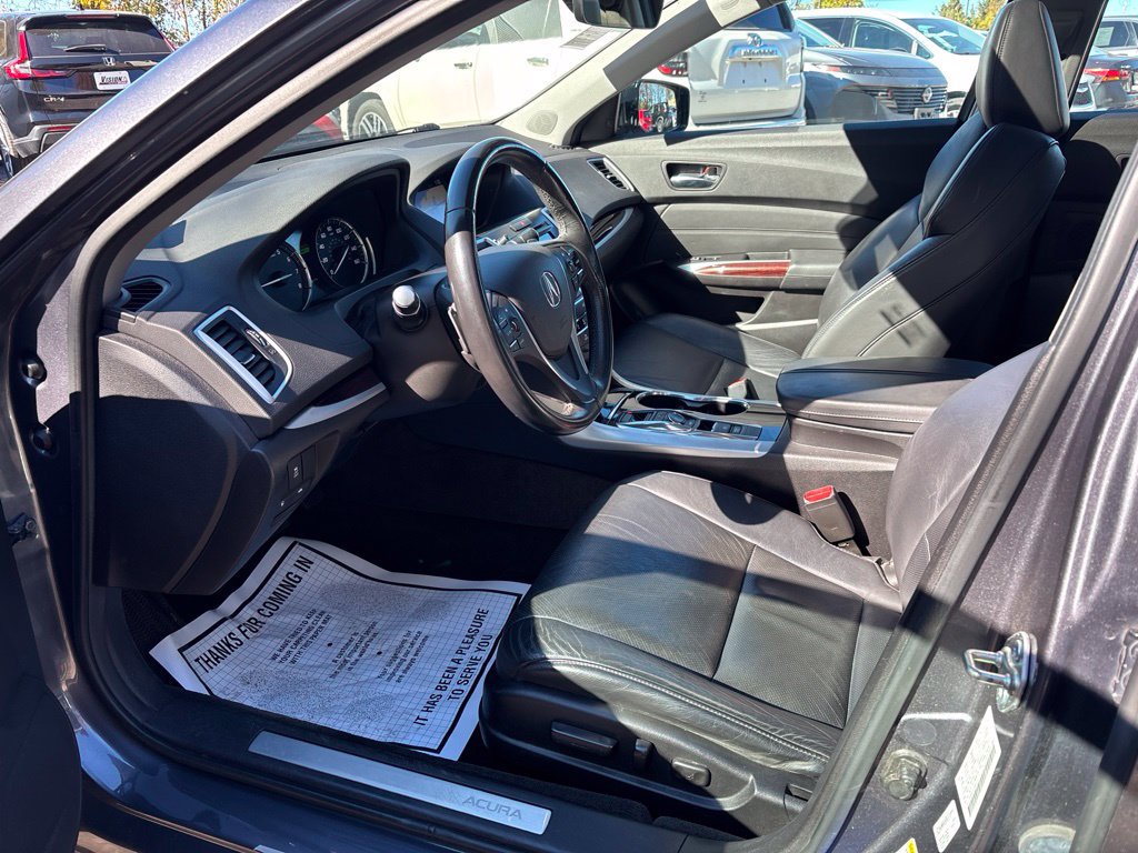 Used 2017 Acura TLX w/ Technology Package FWD image 9