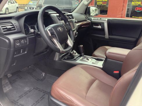 Used 2016 Toyota 4Runner Limited image 11