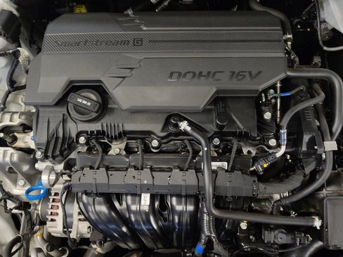 Used 2025 Hyundai Elantra Sport FWD image 30