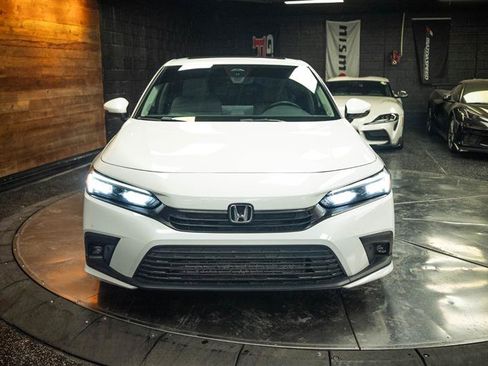 Used 2023 Honda Civic Touring image 4