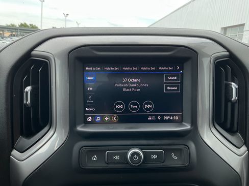 Used 2022 Chevrolet Silverado 2500 Custom w/ Custom Value Package AWD/4WD image 19