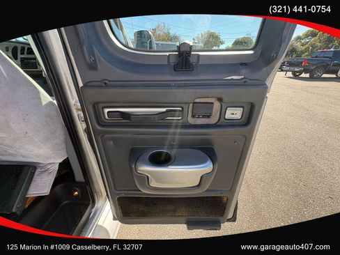 Used 2003 Ford E-150 and Econoline 150 Commercial Van 3D image 29