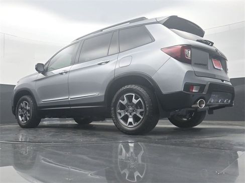 Certified 2023 Honda Passport TrailSport image 30