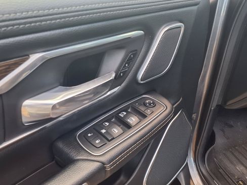 Used 2019 RAM 1500 Laramie AWD/4WD image 14