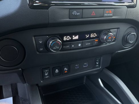 Used 2024 Nissan Frontier SV w/ Technology Package RWD image 24