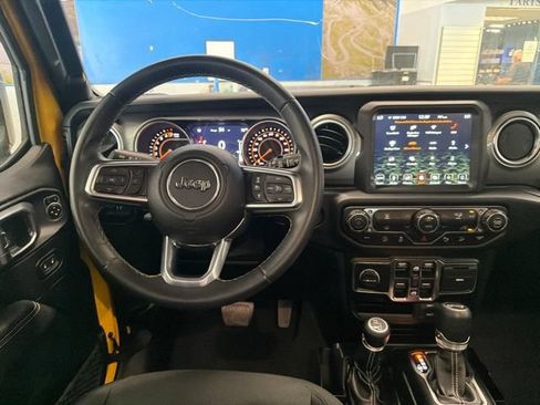 Used 2019 Jeep Wrangler Unlimited Sahara AWD/4WD image 23