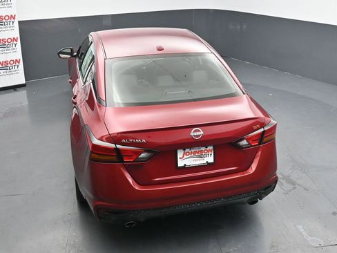 Used 2023 Nissan Altima 2.5 SR FWD image 29