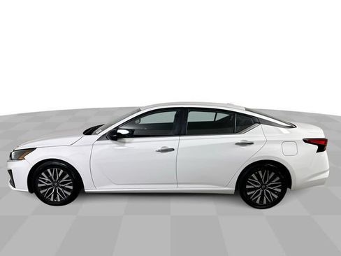 Used 2025 Nissan Altima 2.5 SV FWD image 5