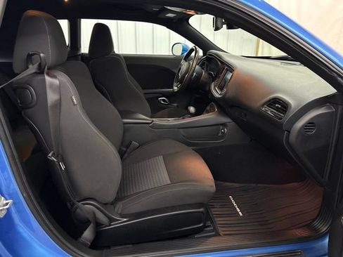Used 2019 Dodge Challenger R/T RWD image 17