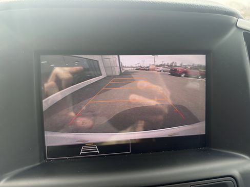 Used 2022 GMC Terrain SLE w/ Driver Convenience Package image 26