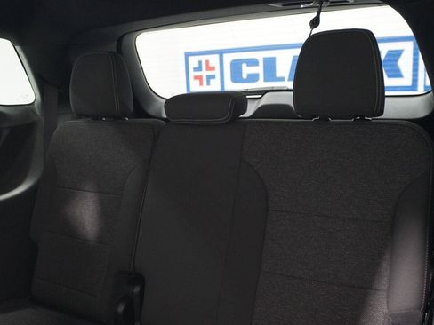 Used 2024 Chevrolet Traverse LS FWD image 28