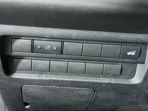 Used 2024 Mitsubishi Outlander SE FWD image 17