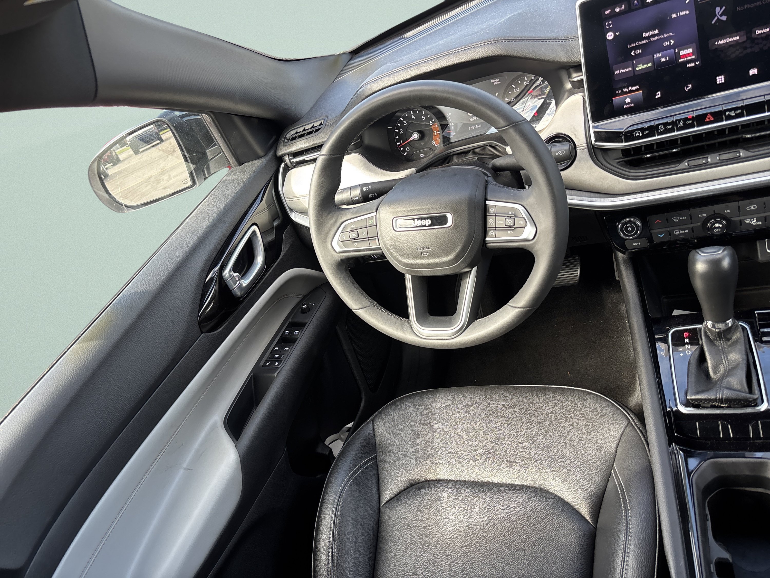 Used 2025 Jeep Compass Limited AWD/4WD image 24