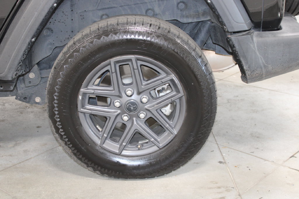 Used 2024 Jeep Wrangler Unlimited Sport AWD/4WD image 17