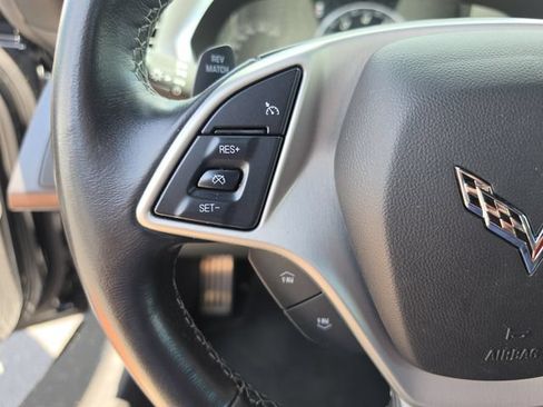 Used 2019 Chevrolet Corvette Stingray Coupe w/ 1LT RWD image 34