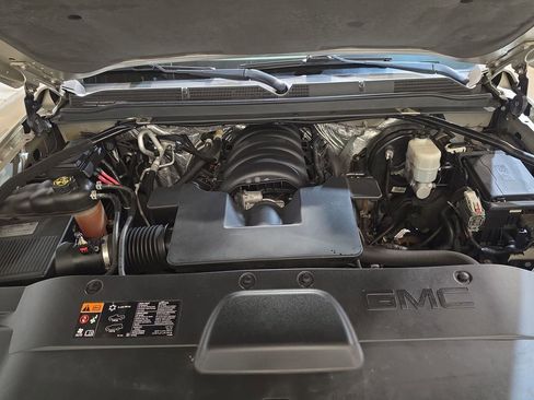 Used 2016 GMC Yukon SLE w/ HD Trailering Package AWD/4WD image 17