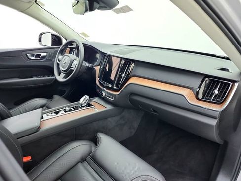 Used 2024 Volvo XC60 B5 Ultimate w/ Protection Package Premier AWD/4WD image 25