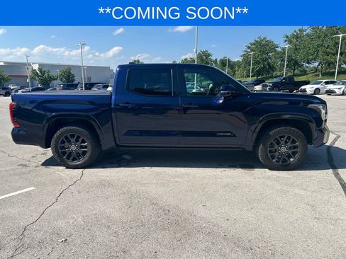 Used 2023 Toyota Tundra Platinum w/ Advanced Package AWD/4WD image 4