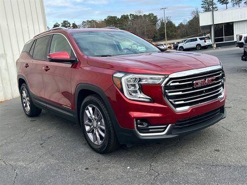 Used 2023 GMC Terrain SLT w/ Tech Package image 4