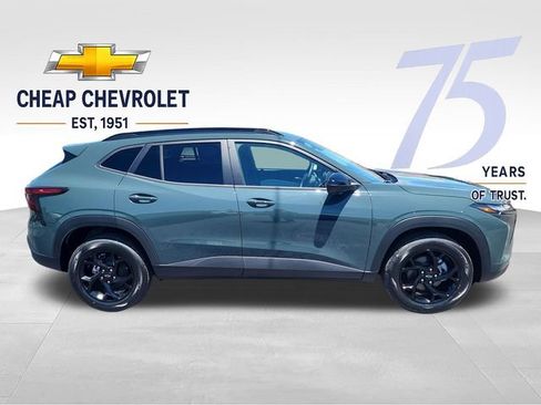 New 2026 Chevrolet Trax LT w/ Driver Confidence Package FWD image 6