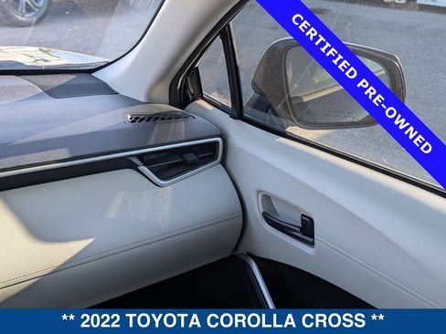 Used 2022 Toyota Corolla Cross L image 17