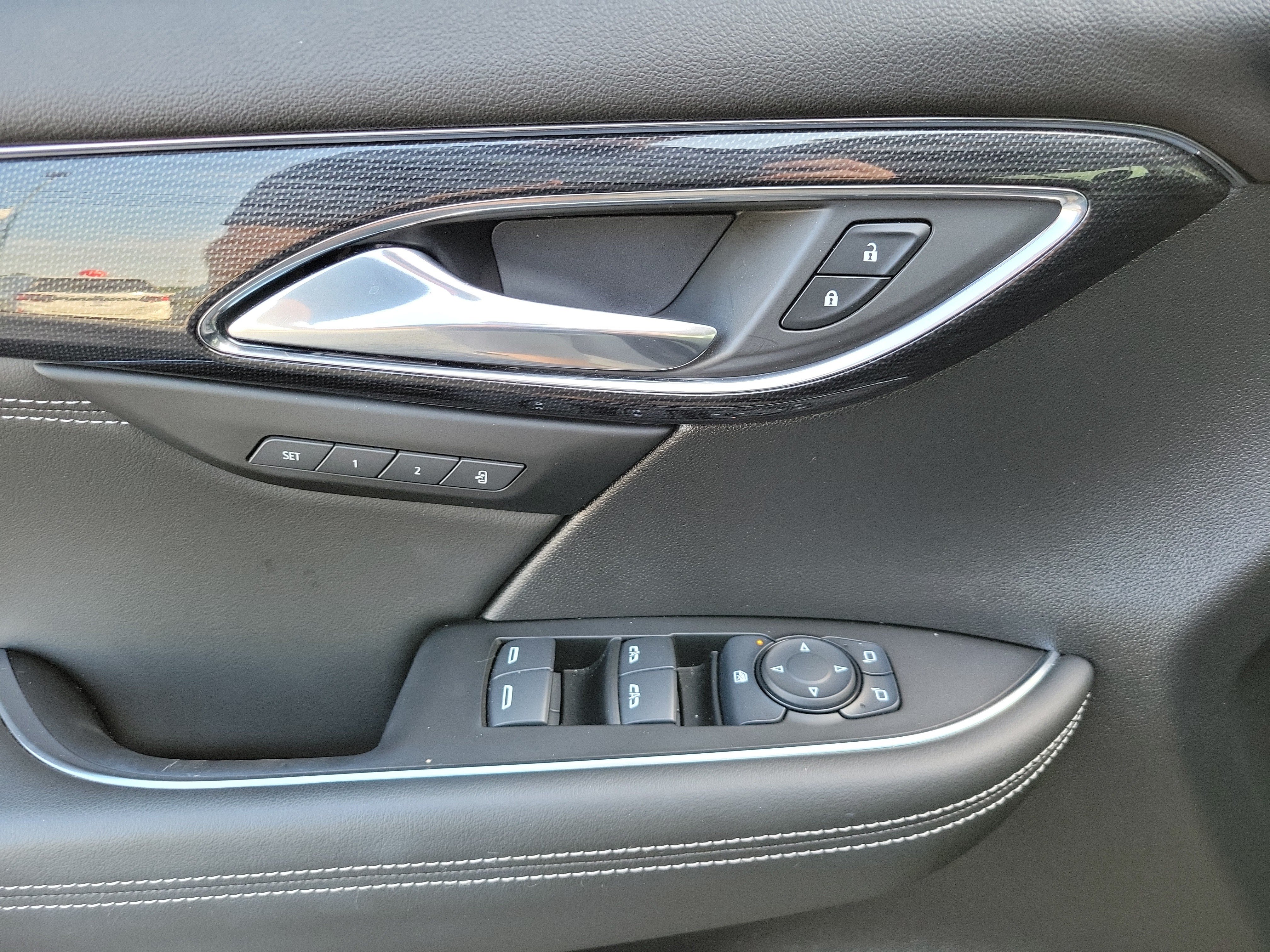 Used 2023 Buick Envision Essence w/ Sport Touring Package AWD/4WD image 24
