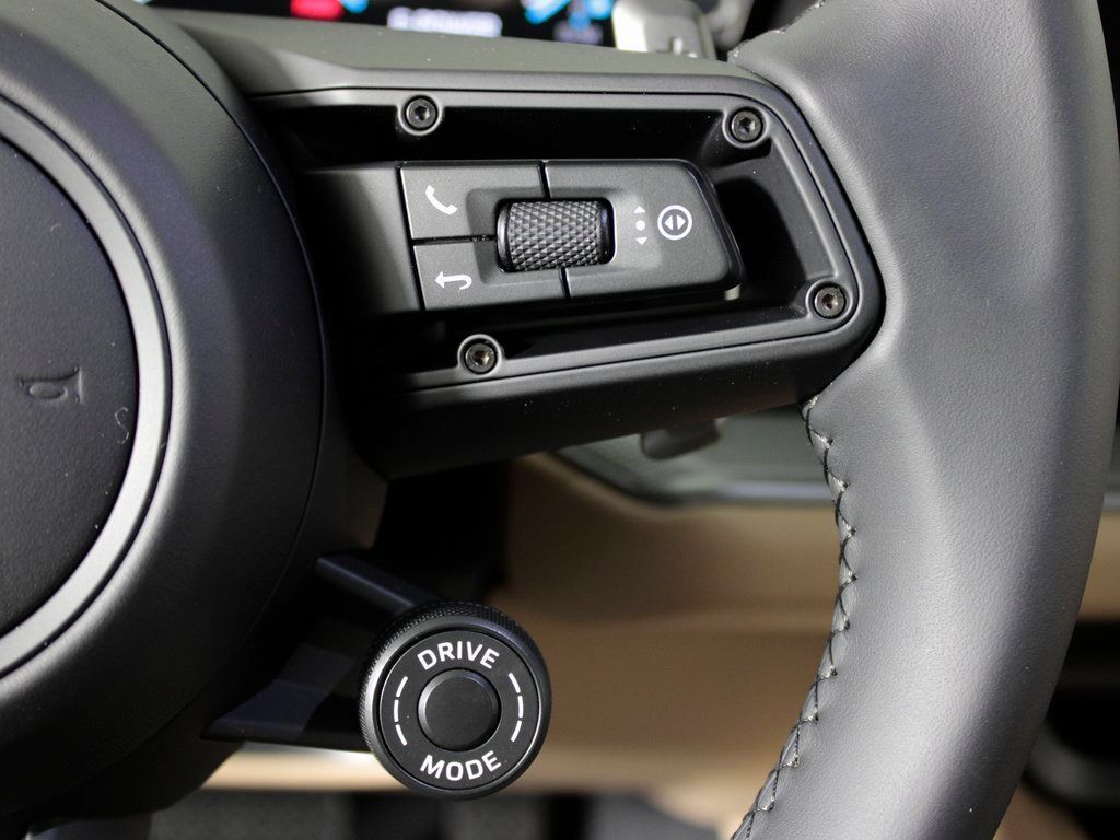 Certified 2026 Porsche Cayenne E-Hybrid AWD/4WD image 26