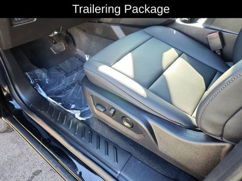 Used 2024 GMC Canyon Elevation w/ Elevation Premium Package RWD image 22