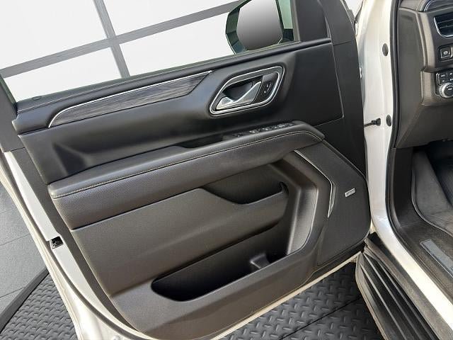 Used 2023 GMC Yukon XL SLT AWD/4WD image 40