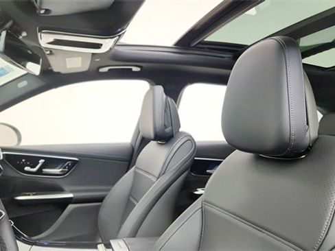 Used 2025 Mercedes-Benz GLC 300 image 30