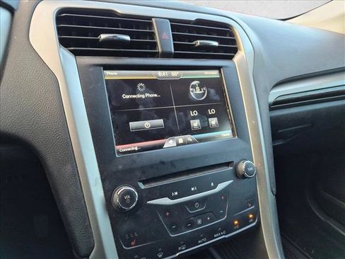 Used 2013 Ford Fusion SE FWD image 11