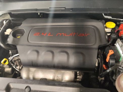 Used 2020 Jeep Compass Latitude FWD image 30