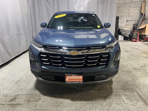 Used 2025 Chevrolet Equinox LT FWD image 4