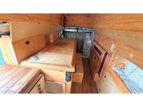 Used 2017 Chevrolet Express 2500 Extended RWD image 14