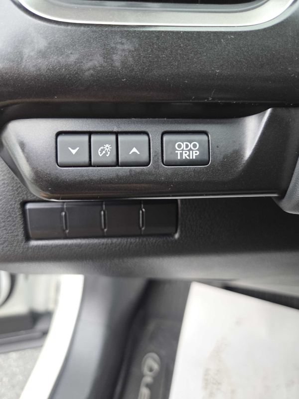 Used 2019 Lexus UX 250h w/ Premium Package AWD/4WD image 18