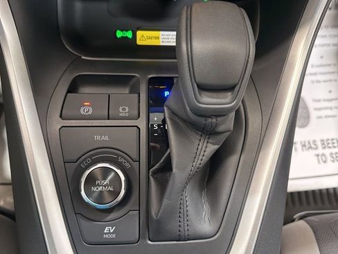 Used 2025 Toyota RAV4 XLE image 26