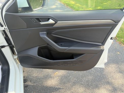 Certified 2021 Volkswagen Jetta SEL FWD image 24