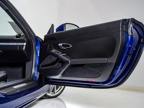 Used 2024 Porsche 718 Cayman RWD image 17
