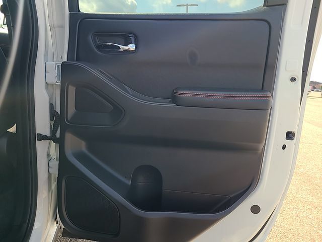 Used 2025 Nissan Frontier PRO-4X AWD/4WD image 28