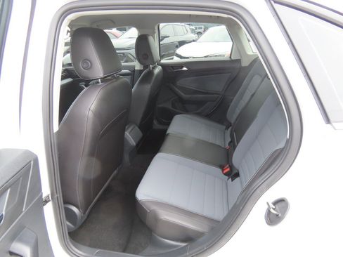 Used 2025 Volkswagen Jetta SE FWD image 20