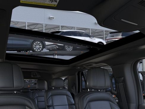New 2026 Lincoln Navigator Reserve w/ Jet Appearance Package AWD/4WD image 22