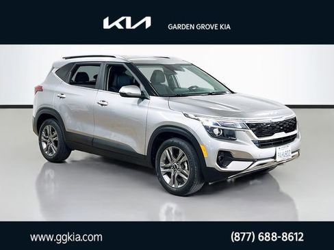 Certified 2022 Kia Seltos S image 1