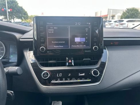 Used 2022 Toyota Corolla LE FWD image 4