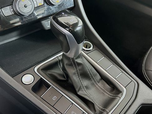 Used 2024 Volkswagen Jetta SE image 24