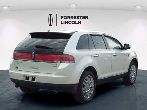 Used 2010 Lincoln MKX AWD image 3