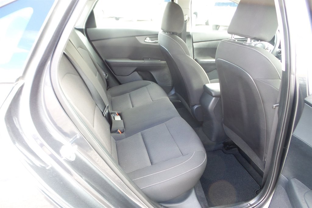 Used 2020 Kia Forte LXS FWD image 27
