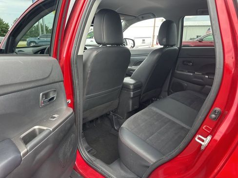 Used 2024 Mitsubishi Outlander Sport SE image 19