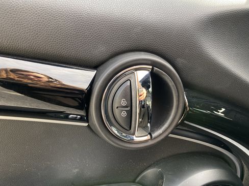 Used 2022 MINI Cooper S image 24